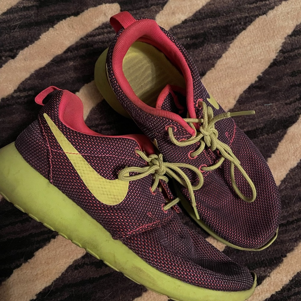 Nike women’s sneakers